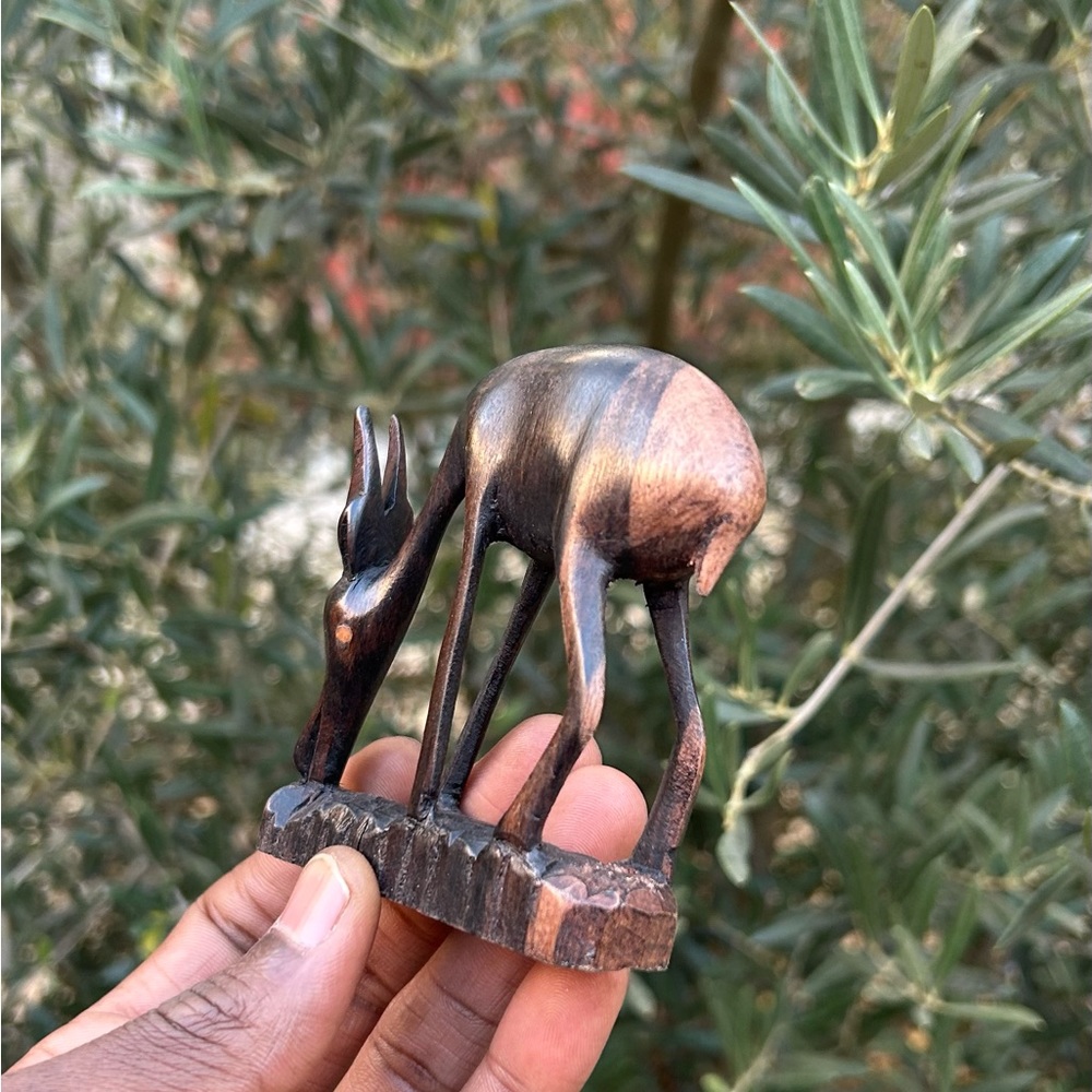 VTG Hand Carved Antelope feeding Sculpture 🇧🇯 Sz 3.5”x3”